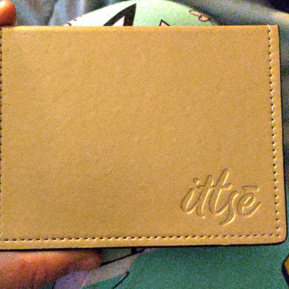 Eyeshadow magnetic warm neutral